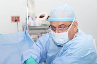 Illustration for article titled Important Information on Choosing a Plastic Surgeon